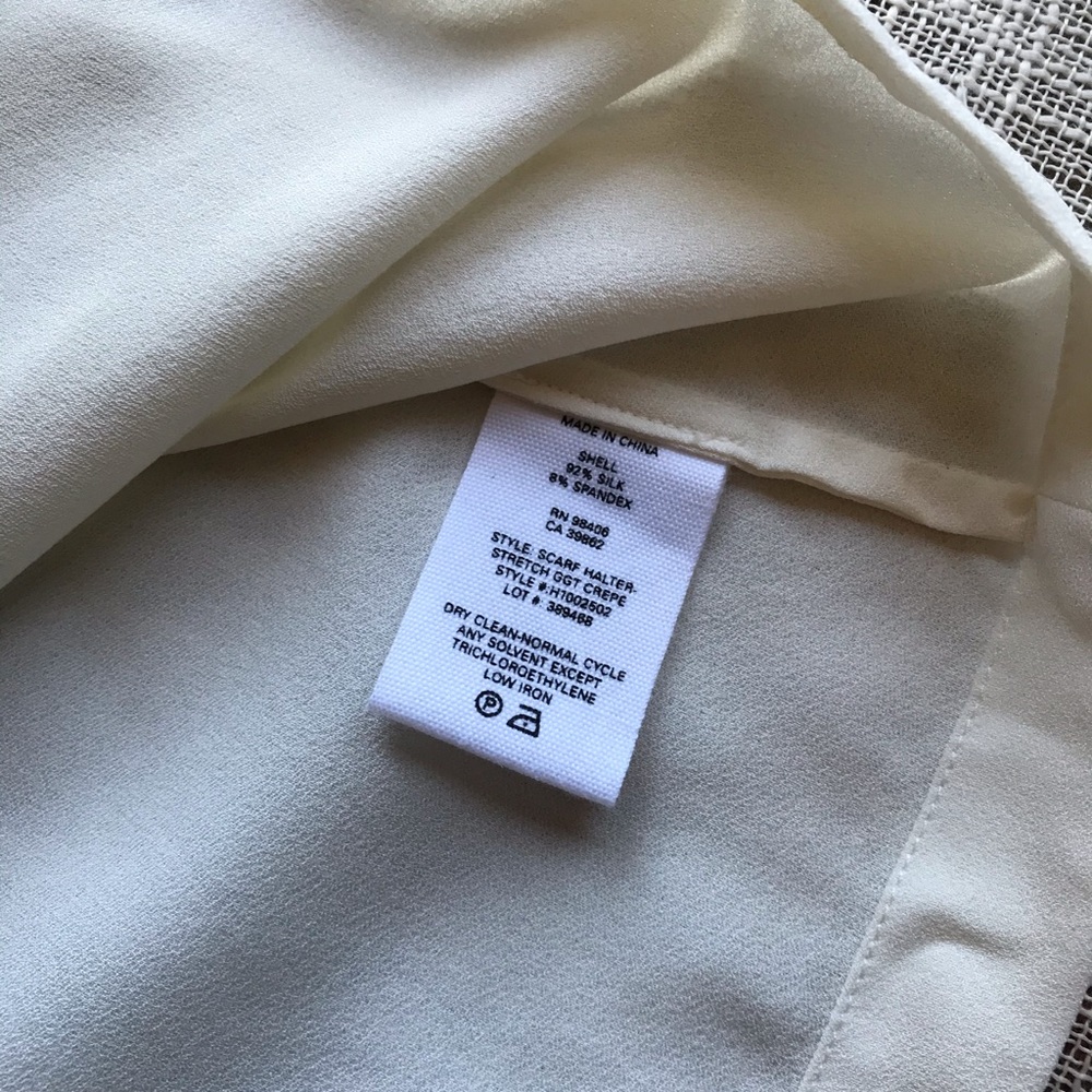 Theory Draped Tie-Neck Sleeveless Shirt - Picture 4 of 5